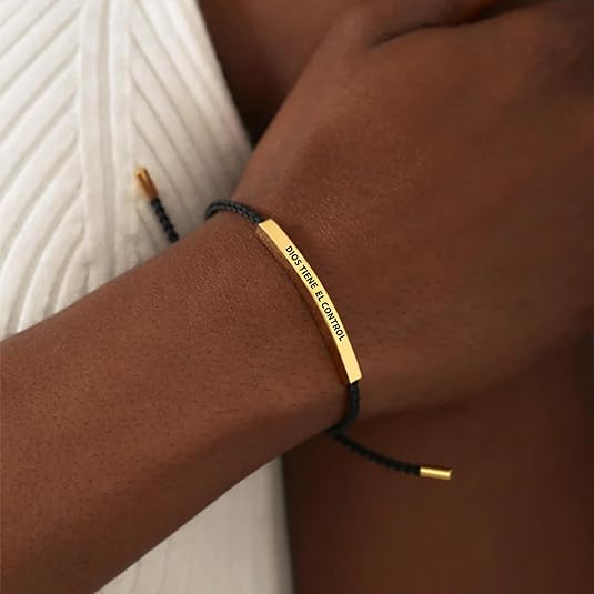 🙏✨ PULSERAS “DIOS TIENE EL CONTROL” 2X1 – FE, PROTECCIÓN Y CALMA TODOS LOS DÍAS ✨🙏