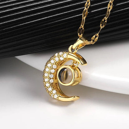 🌙✨ COLLAR LUNA “TE AMO EN 100 IDIOMAS” – EL REGALO MÁS ROMÁNTICO Y ESPECIAL ✨💖